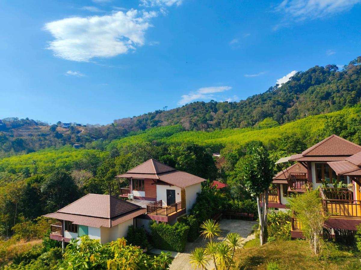 Puteri Lanta Family Villas Koh Lanta Exterior photo