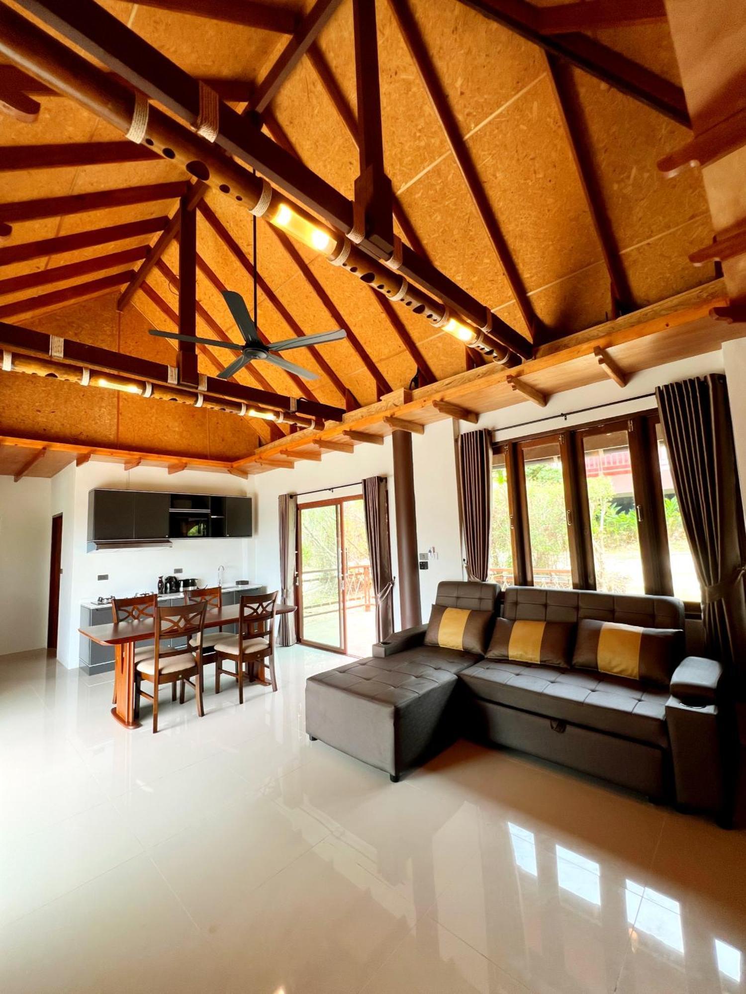Puteri Lanta Family Villas Koh Lanta Room photo