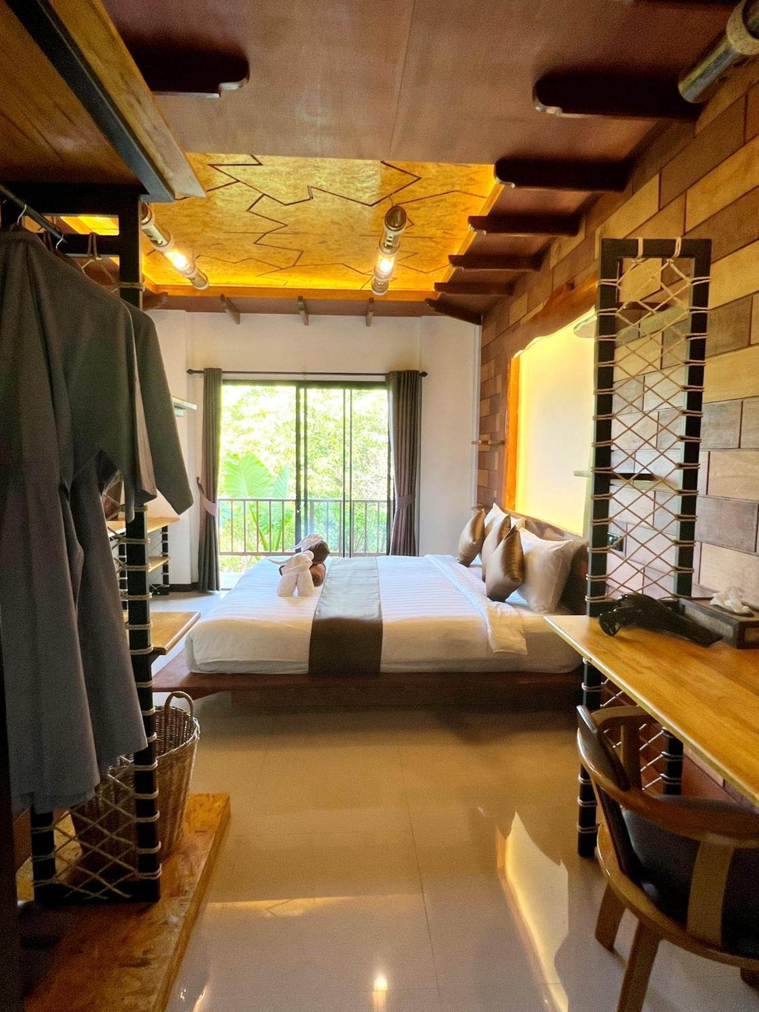 Puteri Lanta Family Villas Koh Lanta Exterior photo
