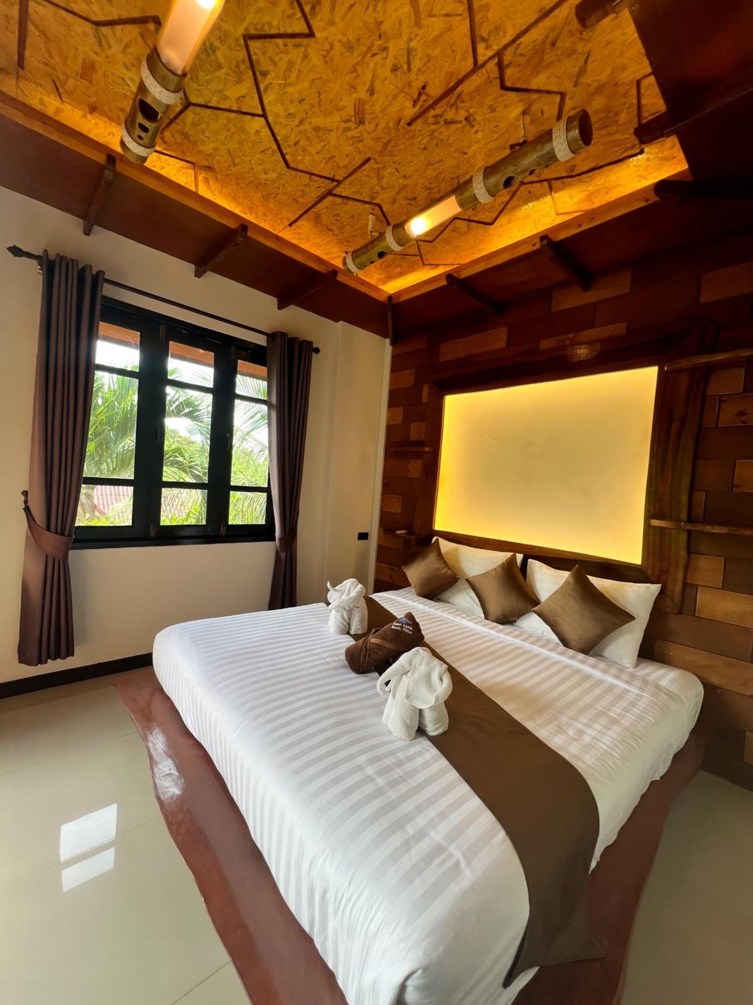 Puteri Lanta Family Villas Koh Lanta Exterior photo