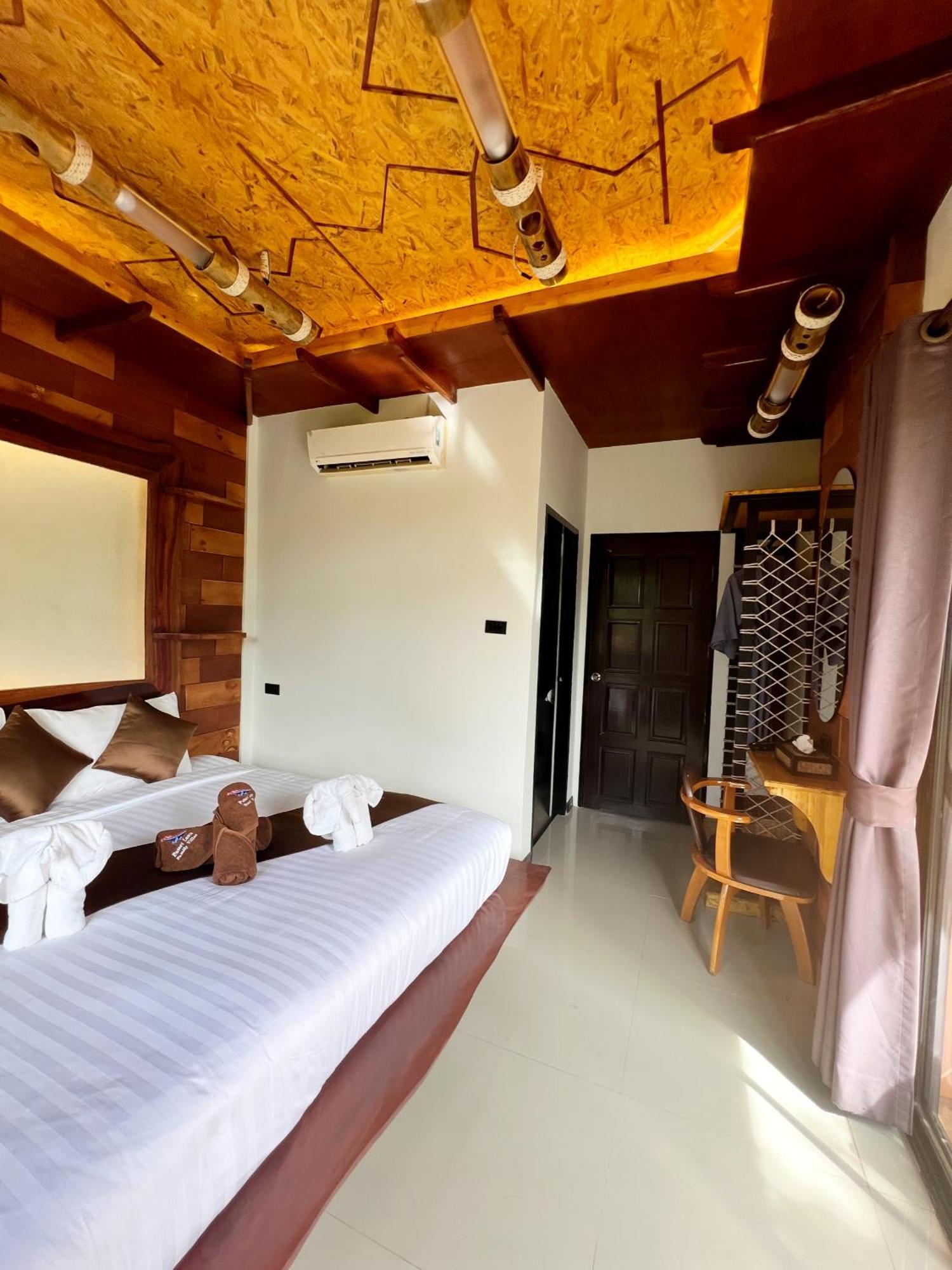 Puteri Lanta Family Villas Koh Lanta Room photo